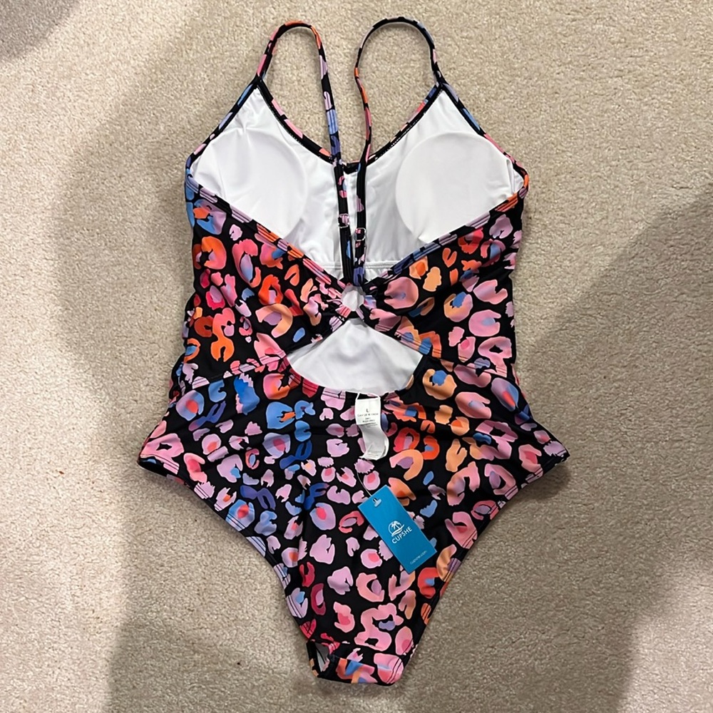 NWT Cupshe one piece, Size Large